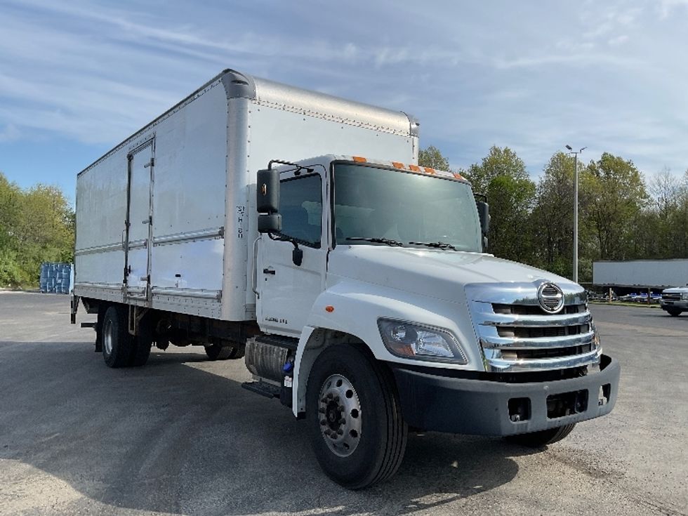 Medium Duty Box Truck-Light and Medium Duty Trucks-Hino-2019-268-Akron-OH-166,576\n\t\tmiles-$ 49,750 - Image 1