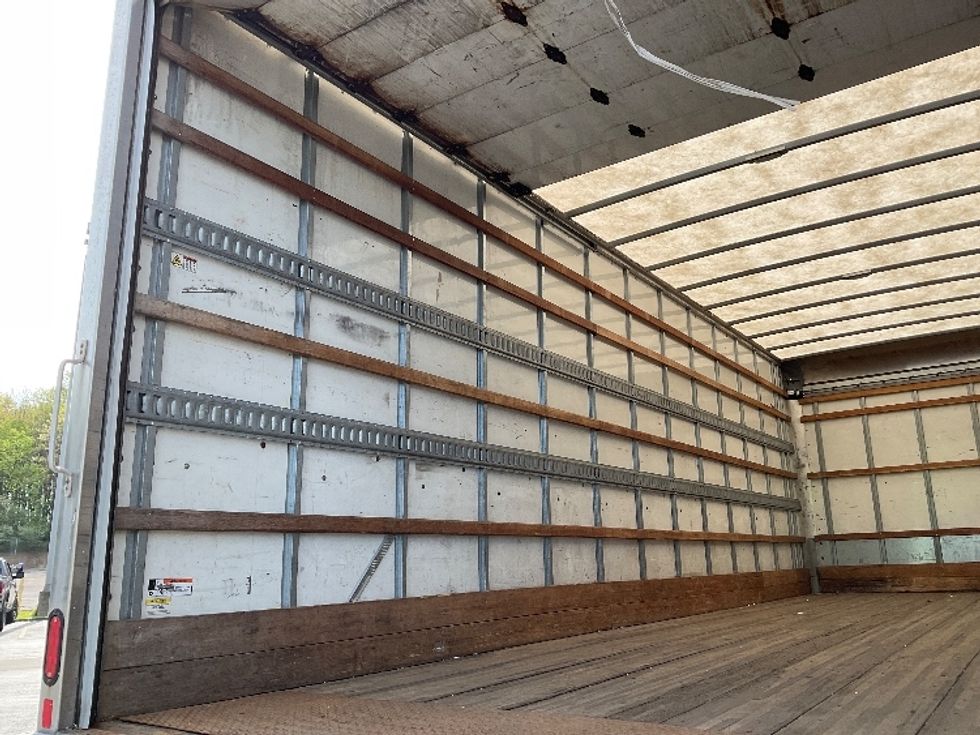 Medium Duty Box Truck-Light and Medium Duty Trucks-Hino-2019-268-Akron-OH-166,576\n\t\tmiles-$ 49,750 - Image 11