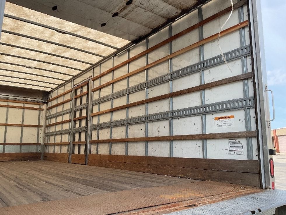 Medium Duty Box Truck-Light and Medium Duty Trucks-Hino-2019-268-Akron-OH-166,576\n\t\tmiles-$ 49,750 - Image 12