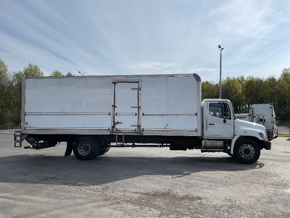 Medium Duty Box Truck-Light and Medium Duty Trucks-Hino-2019-268-Akron-OH-166,576\n\t\tmiles-$ 49,750 - Image 15