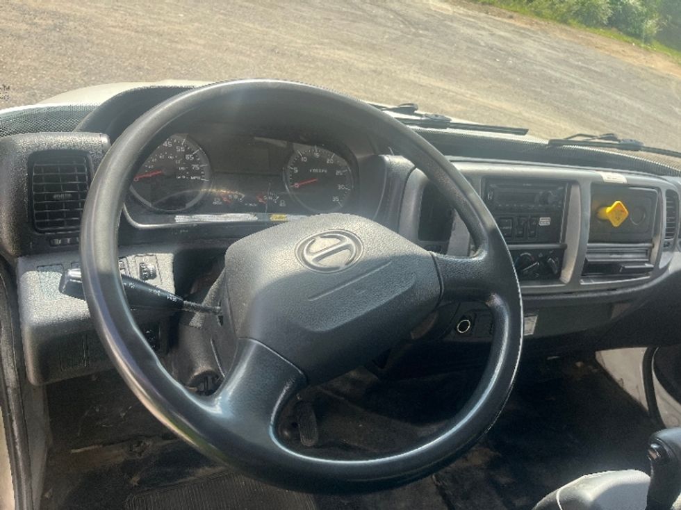 Medium Duty Box Truck-Light and Medium Duty Trucks-Hino-2019-268-Akron-OH-166,576\n\t\tmiles-$ 49,750 - Image 17