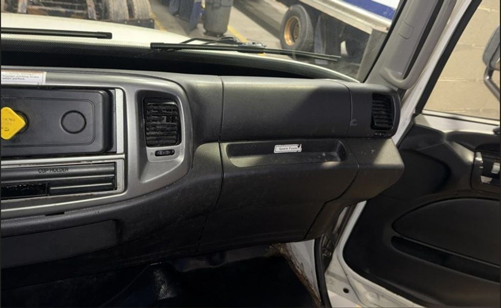 Medium Duty Box Truck-Light and Medium Duty Trucks-Hino-2019-268-Akron-OH-166,576\n\t\tmiles-$ 49,750 - Image 20
