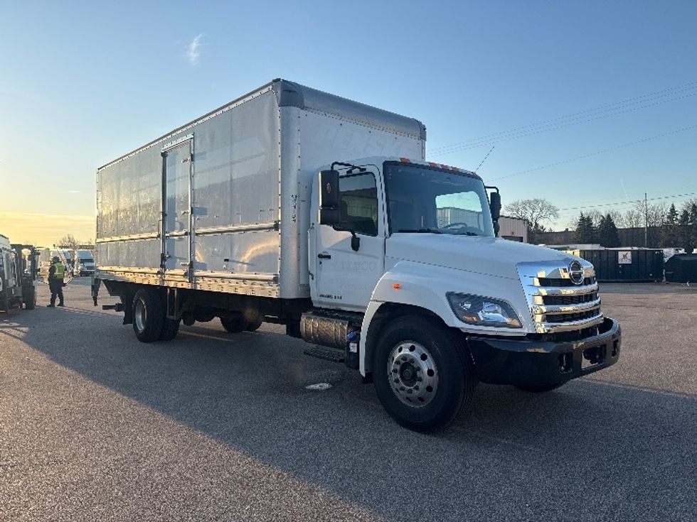 Medium Duty Box Truck-Light and Medium Duty Trucks-Hino-2019-268-Akron-OH-166,608\n\t\tmiles-$ 53,750 - Image 1