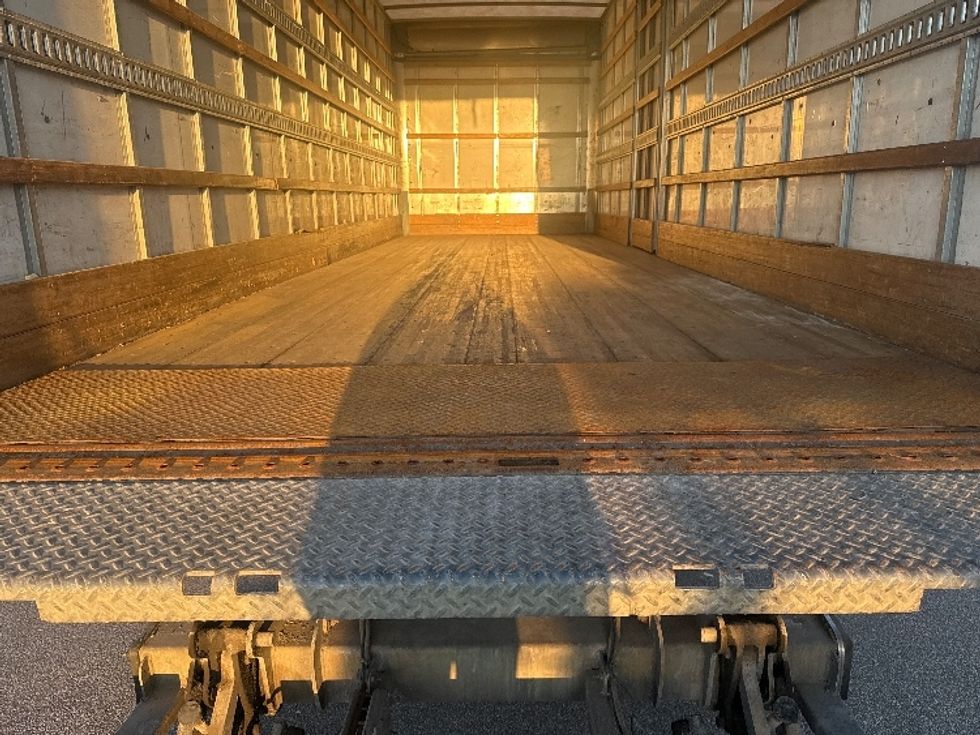 Medium Duty Box Truck-Light and Medium Duty Trucks-Hino-2019-268-Akron-OH-166,608\n\t\tmiles-$ 53,750 - Image 10