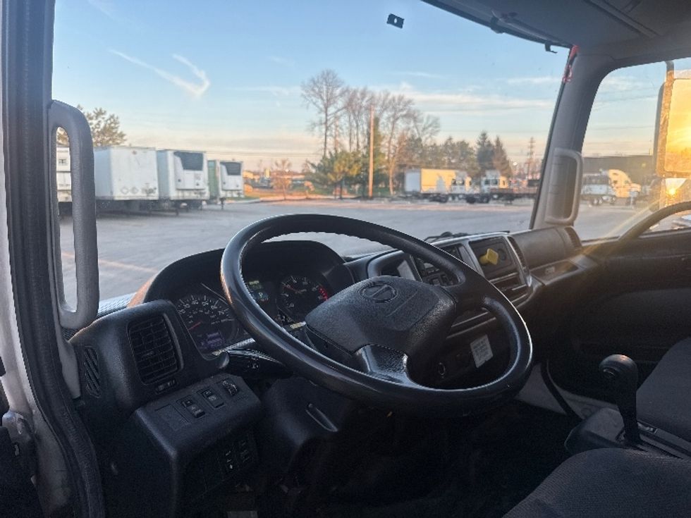 Medium Duty Box Truck-Light and Medium Duty Trucks-Hino-2019-268-Akron-OH-166,608\n\t\tmiles-$ 53,750 - Image 18