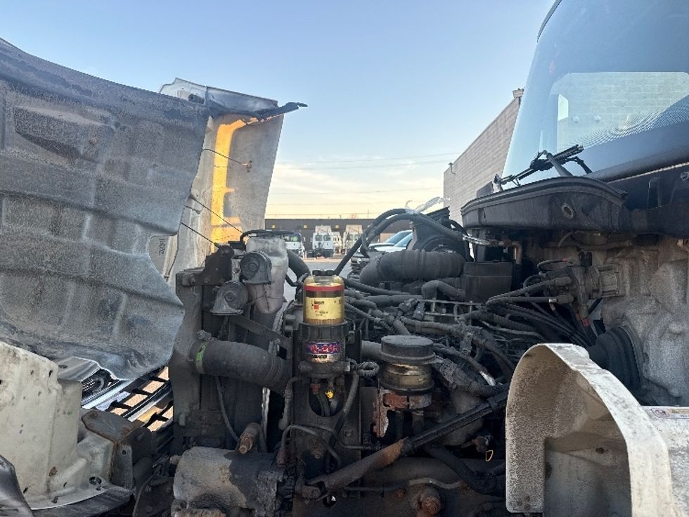 Medium Duty Box Truck-Light and Medium Duty Trucks-Hino-2019-268-Akron-OH-166,608\n\t\tmiles-$ 53,750 - Image 24