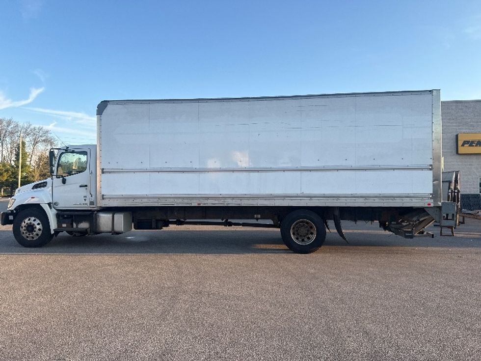 Medium Duty Box Truck-Light and Medium Duty Trucks-Hino-2019-268-Akron-OH-166,608\n\t\tmiles-$ 53,750 - Image 4