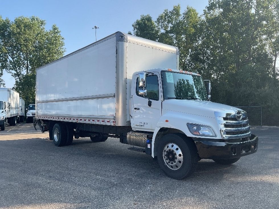 Medium Duty Box Truck-Light and Medium Duty Trucks-Hino-2019-268-Akron-OH-242,969\n\t\tmiles-$ 39,750 - Image 1