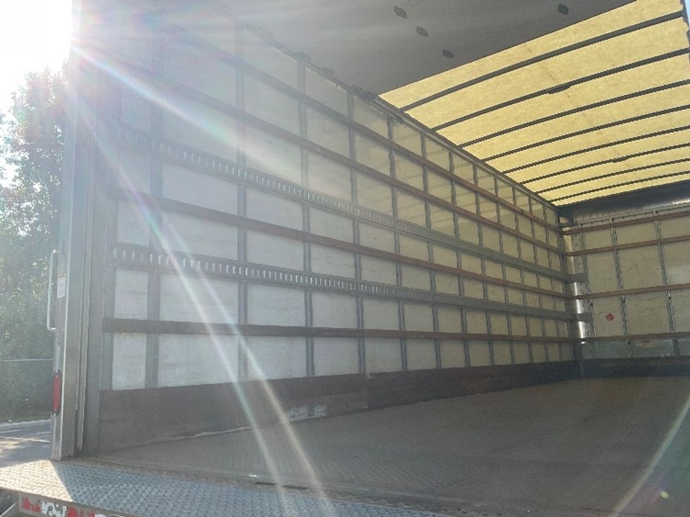 Medium Duty Box Truck-Light and Medium Duty Trucks-Hino-2019-268-Akron-OH-242,969\n\t\tmiles-$ 39,750 - Image 11