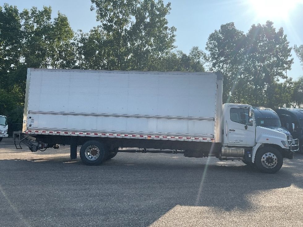 Medium Duty Box Truck-Light and Medium Duty Trucks-Hino-2019-268-Akron-OH-242,969\n\t\tmiles-$ 39,750 - Image 15