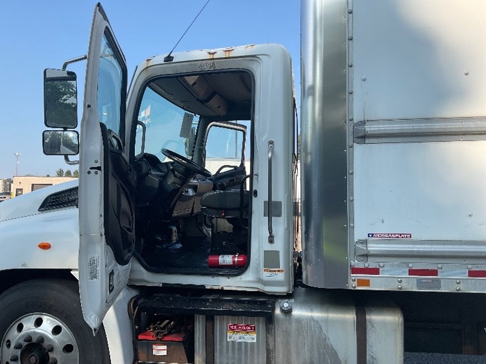 Medium Duty Box Truck-Light and Medium Duty Trucks-Hino-2019-268-Akron-OH-242,969\n\t\tmiles-$ 39,750 - Image 16