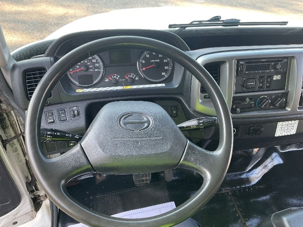 Medium Duty Box Truck-Light and Medium Duty Trucks-Hino-2019-268-Akron-OH-242,969\n\t\tmiles-$ 39,750 - Image 18