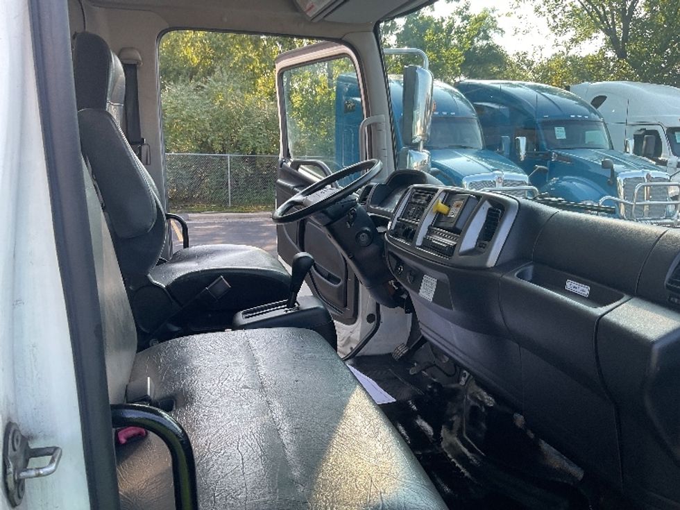 Medium Duty Box Truck-Light and Medium Duty Trucks-Hino-2019-268-Akron-OH-242,969\n\t\tmiles-$ 39,750 - Image 22