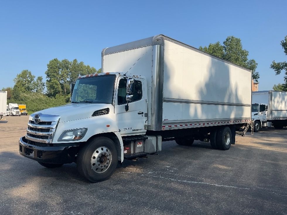 Medium Duty Box Truck-Light and Medium Duty Trucks-Hino-2019-268-Akron-OH-242,969\n\t\tmiles-$ 39,750 - Image 3