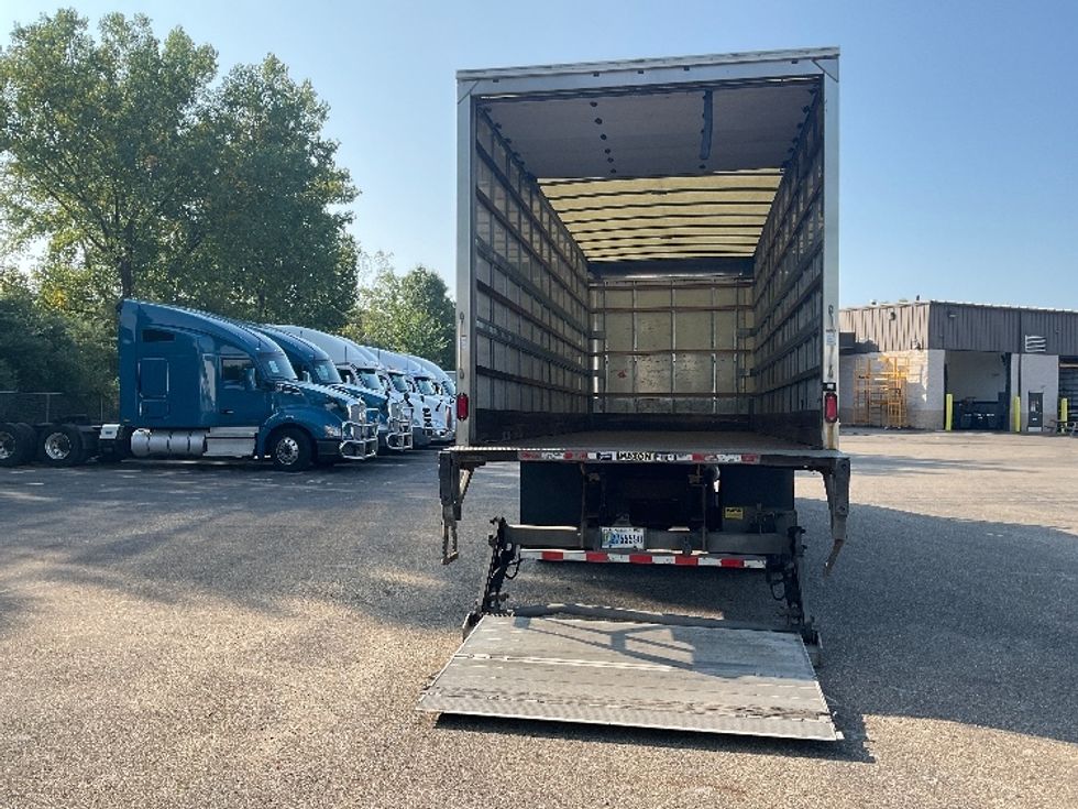 Medium Duty Box Truck-Light and Medium Duty Trucks-Hino-2019-268-Akron-OH-242,969\n\t\tmiles-$ 39,750 - Image 9