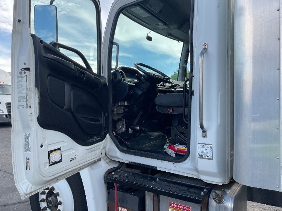 Medium Duty Box Truck-Light and Medium Duty Trucks-Hino-2019-268-Albuquerque-NM-223,246\n\t\tmiles-$ 43,750 - Image 16