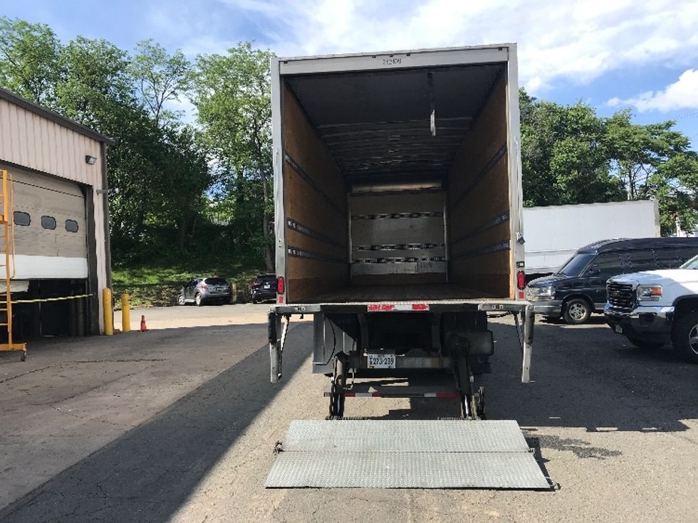 Medium Duty Box Truck-Light and Medium Duty Trucks-Hino-2019-268-Alexandria-VA-102,953\n\t\tmiles-$ 60,250 - Image 10