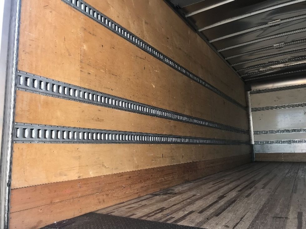 Medium Duty Box Truck-Light and Medium Duty Trucks-Hino-2019-268-Alexandria-VA-102,953\n\t\tmiles-$ 60,250 - Image 11