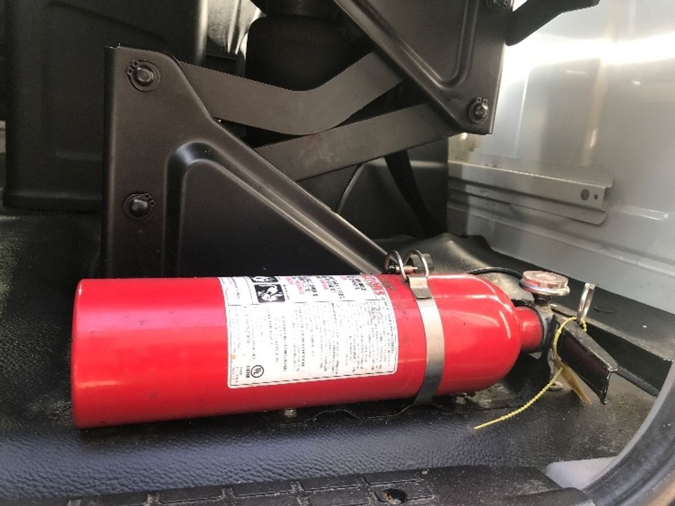 Medium Duty Box Truck-Light and Medium Duty Trucks-Hino-2019-268-Alexandria-VA-102,953\n\t\tmiles-$ 60,250 - Image 26