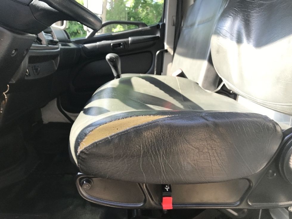 Medium Duty Box Truck-Light and Medium Duty Trucks-Hino-2019-268-Alexandria-VA-102,953\n\t\tmiles-$ 60,250 - Image 27