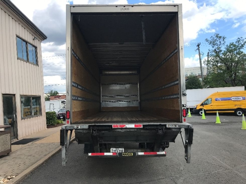 Medium Duty Box Truck-Light and Medium Duty Trucks-Hino-2019-268-Alexandria-VA-102,953\n\t\tmiles-$ 60,250 - Image 7