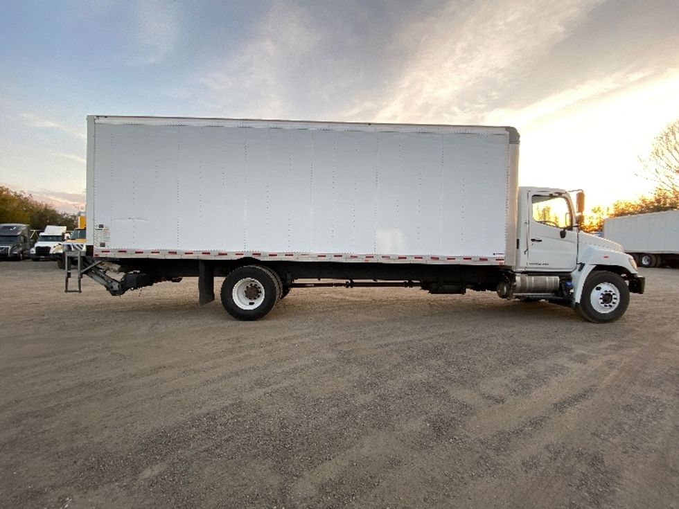 Medium Duty Box Truck-Light and Medium Duty Trucks-Hino-2019-268-Apopka-FL-254,826\n\t\tmiles-$ 37,000 - Image 15