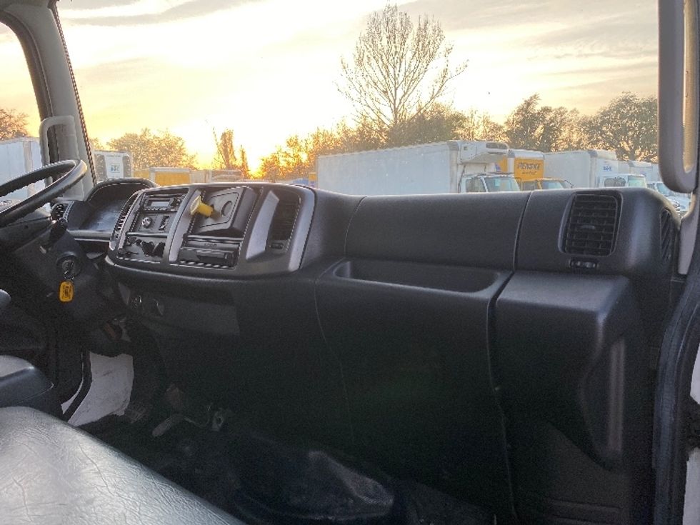 Medium Duty Box Truck-Light and Medium Duty Trucks-Hino-2019-268-Apopka-FL-254,826\n\t\tmiles-$ 37,000 - Image 21