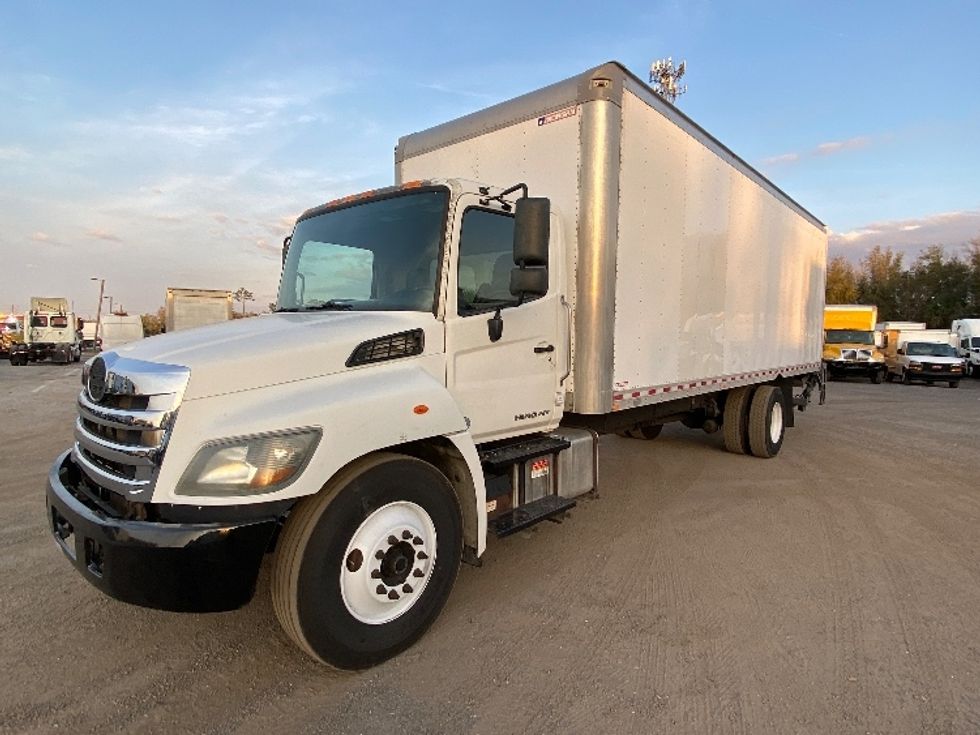 Medium Duty Box Truck-Light and Medium Duty Trucks-Hino-2019-268-Apopka-FL-254,826\n\t\tmiles-$ 37,000 - Image 3