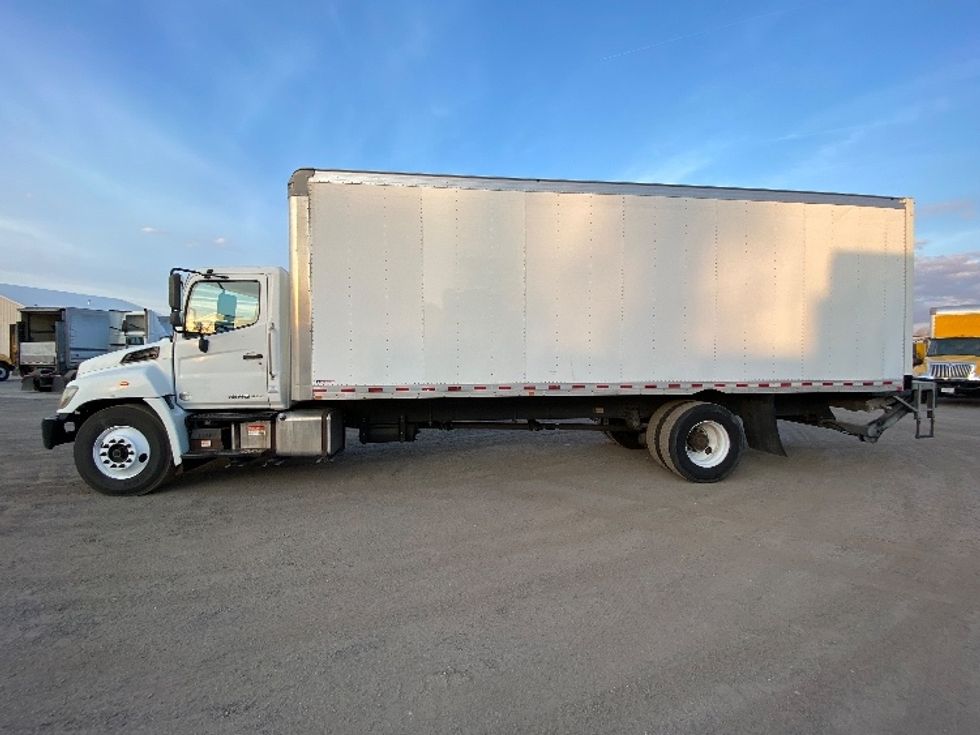Medium Duty Box Truck-Light and Medium Duty Trucks-Hino-2019-268-Apopka-FL-254,826\n\t\tmiles-$ 37,000 - Image 4