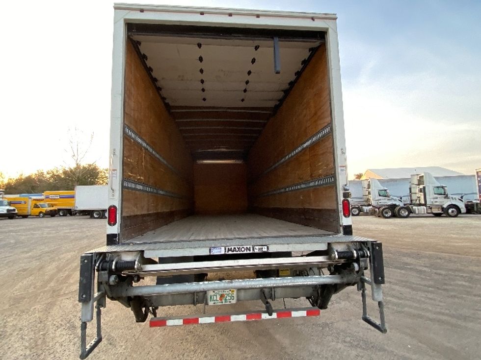 Medium Duty Box Truck-Light and Medium Duty Trucks-Hino-2019-268-Apopka-FL-254,826\n\t\tmiles-$ 37,000 - Image 8