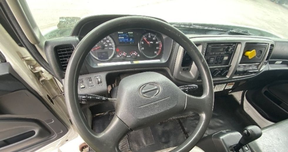 Medium Duty Box Truck-Light and Medium Duty Trucks-Hino-2019-268-Apopka-FL-261,924\n\t\tmiles-$ 36,750 - Image 17