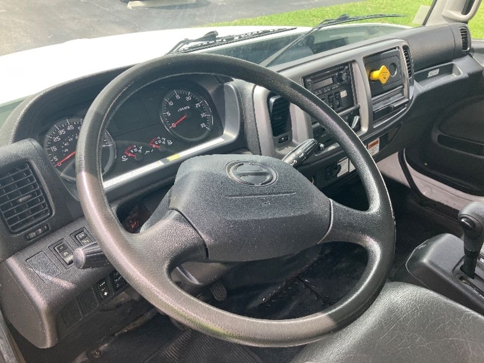 Medium Duty Box Truck-Light and Medium Duty Trucks-Hino-2019-268-Apopka-FL-76,926\n\t\tmiles-$ 63,500 - Image 17