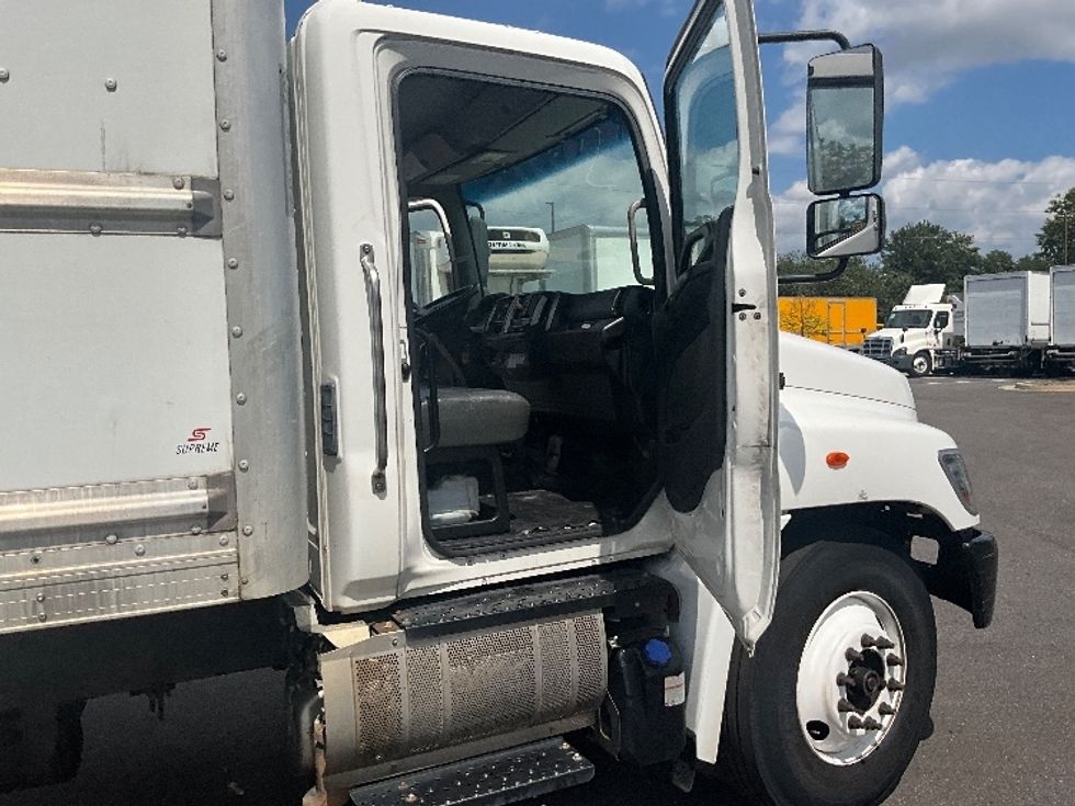 Medium Duty Box Truck-Light and Medium Duty Trucks-Hino-2019-268-Atlanta (Forest Park)-GA-276,825\n\t\tmiles-$ 37,000 - Image 20