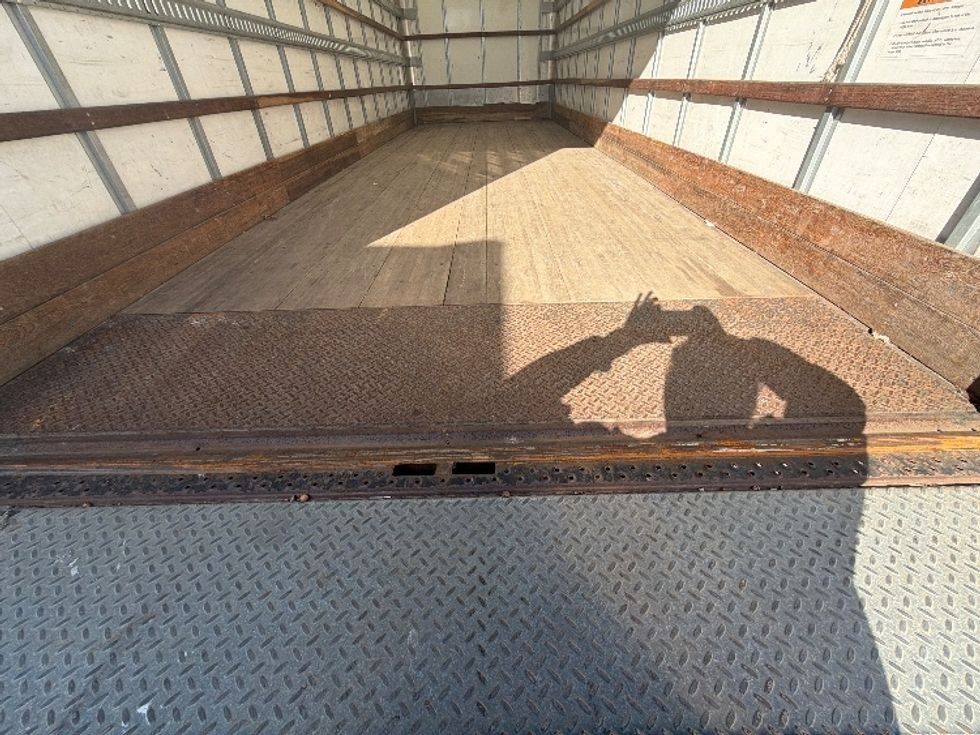 Medium Duty Box Truck-Light and Medium Duty Trucks-Hino-2019-268-Baltimore-MD-176,103\n\t\tmiles-$ 49,500 - Image 10