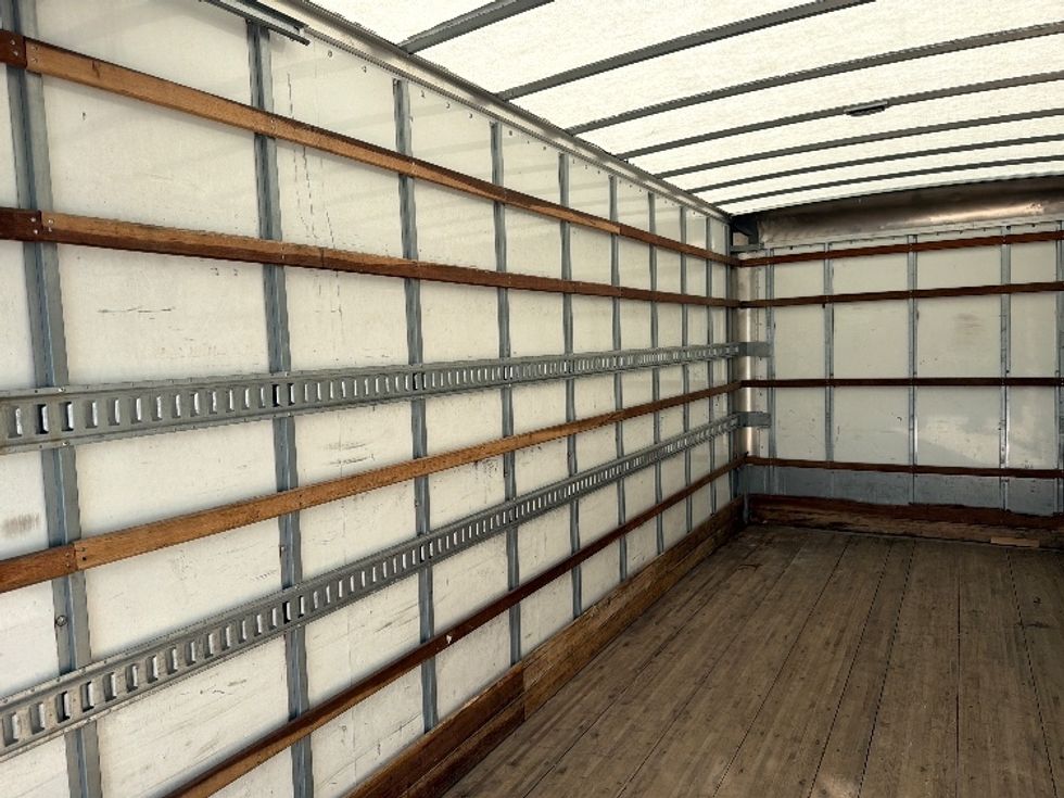 Medium Duty Box Truck-Light and Medium Duty Trucks-Hino-2019-268-Baltimore-MD-176,103\n\t\tmiles-$ 49,500 - Image 11