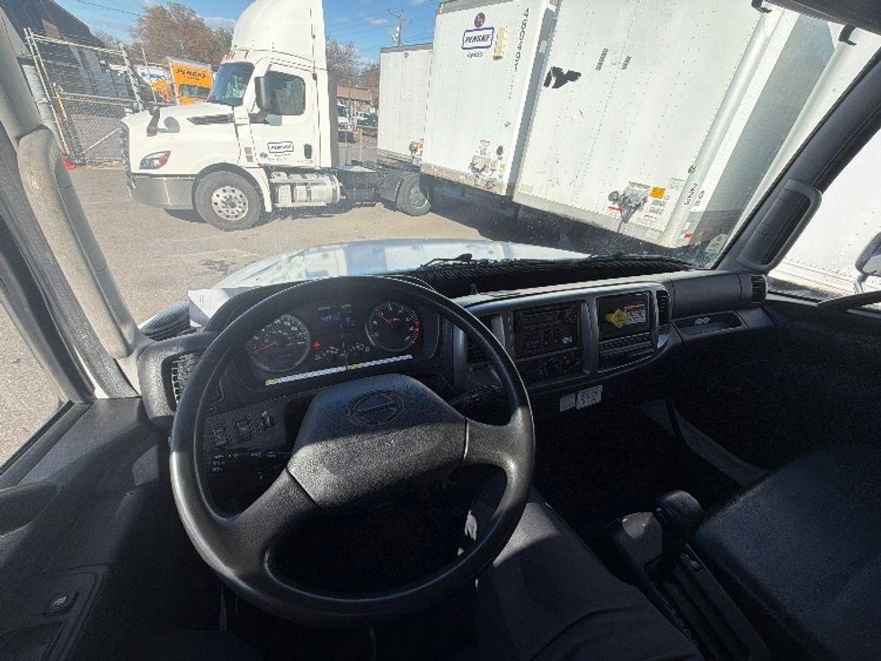 Medium Duty Box Truck-Light and Medium Duty Trucks-Hino-2019-268-Baltimore-MD-176,103\n\t\tmiles-$ 49,500 - Image 18