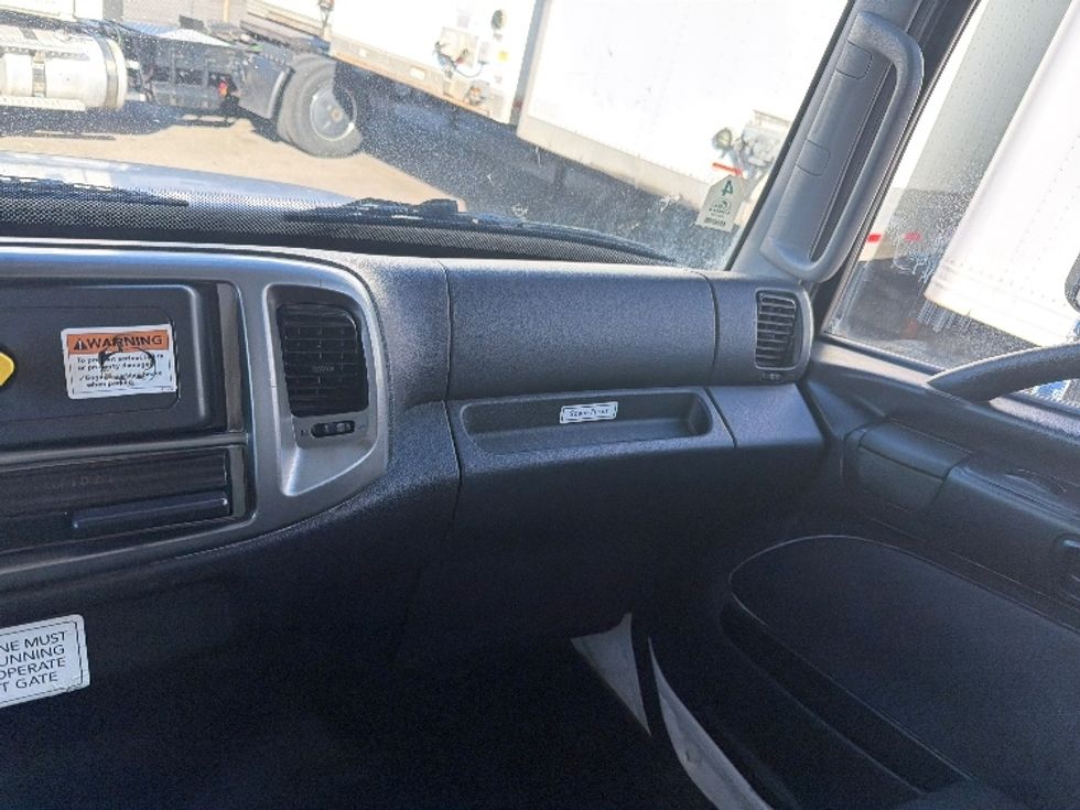 Medium Duty Box Truck-Light and Medium Duty Trucks-Hino-2019-268-Baltimore-MD-176,103\n\t\tmiles-$ 49,500 - Image 21