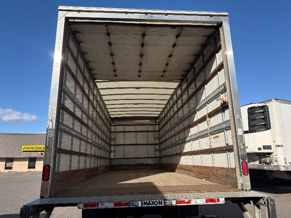 Medium Duty Box Truck-Light and Medium Duty Trucks-Hino-2019-268-Baltimore-MD-176,103\n\t\tmiles-$ 49,500 - Image 8
