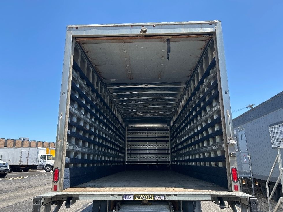 Medium Duty Box Truck-Light and Medium Duty Trucks-Hino-2019-268-Braintree-MA-160,052\n\t\tmiles-$ 53,000 - Image 10
