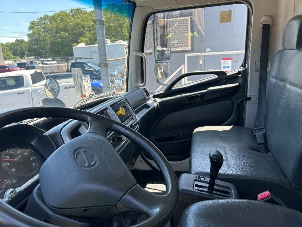Medium Duty Box Truck-Light and Medium Duty Trucks-Hino-2019-268-Braintree-MA-160,052\n\t\tmiles-$ 53,000 - Image 19