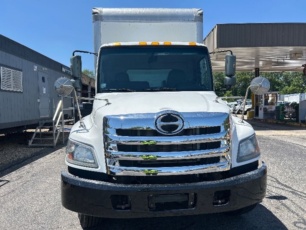 Medium Duty Box Truck-Light and Medium Duty Trucks-Hino-2019-268-Braintree-MA-160,052\n\t\tmiles-$ 53,000 - Image 2