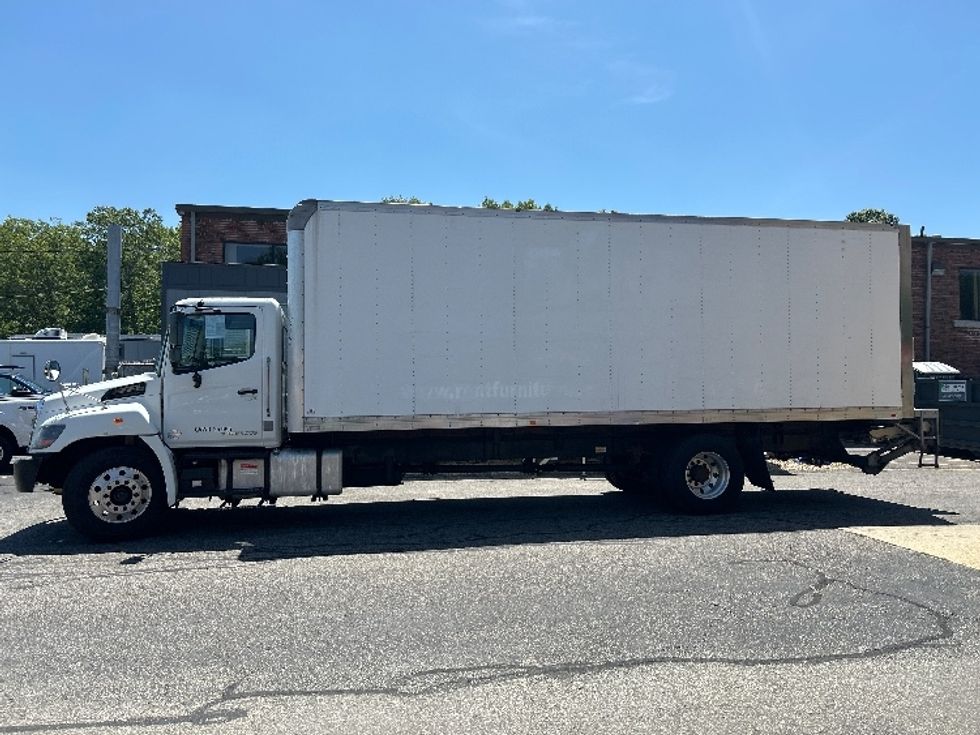 Medium Duty Box Truck-Light and Medium Duty Trucks-Hino-2019-268-Braintree-MA-160,052\n\t\tmiles-$ 53,000 - Image 4