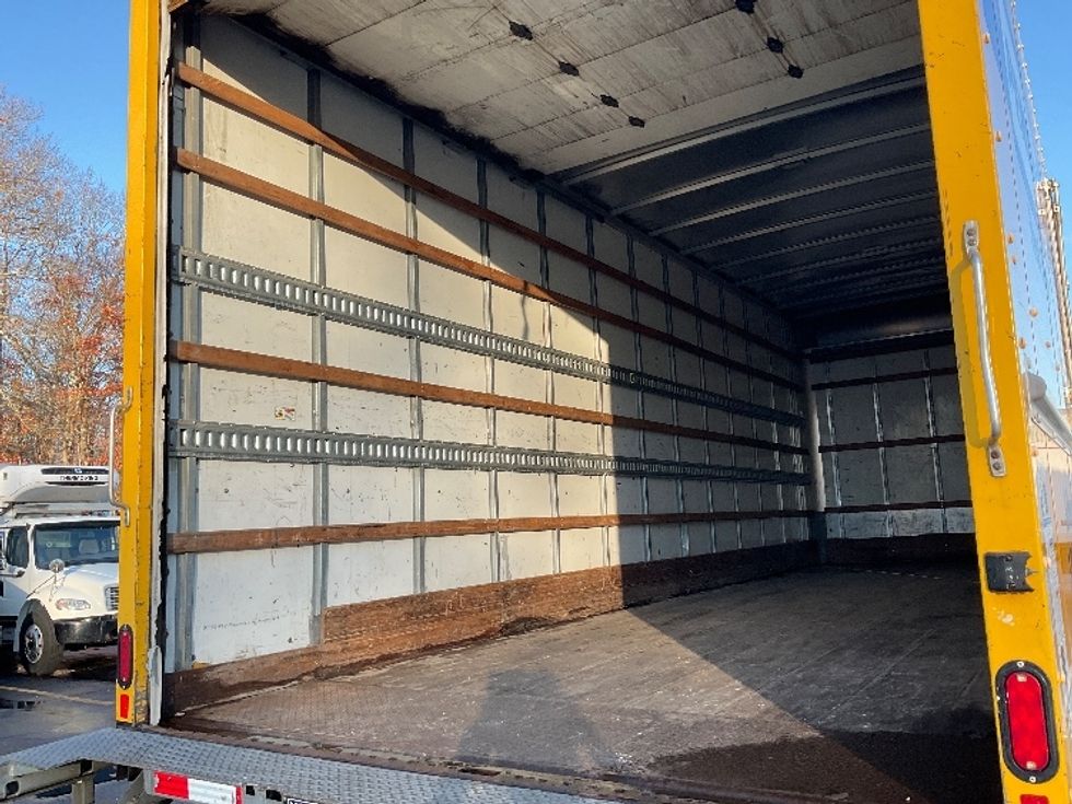 Medium Duty Box Truck-Light and Medium Duty Trucks-Hino-2019-268-Braintree-MA-219,364\n\t\tmiles-$ 42,750 - Image 11