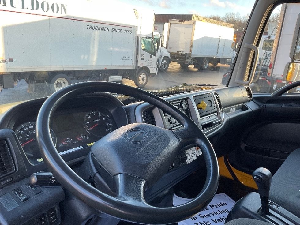 Medium Duty Box Truck-Light and Medium Duty Trucks-Hino-2019-268-Braintree-MA-219,364\n\t\tmiles-$ 42,750 - Image 17