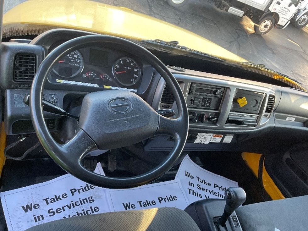 Medium Duty Box Truck-Light and Medium Duty Trucks-Hino-2019-268-Braintree-MA-219,364\n\t\tmiles-$ 42,750 - Image 18