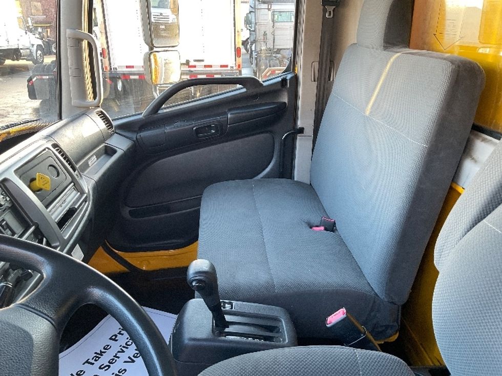 Medium Duty Box Truck-Light and Medium Duty Trucks-Hino-2019-268-Braintree-MA-219,364\n\t\tmiles-$ 42,750 - Image 19