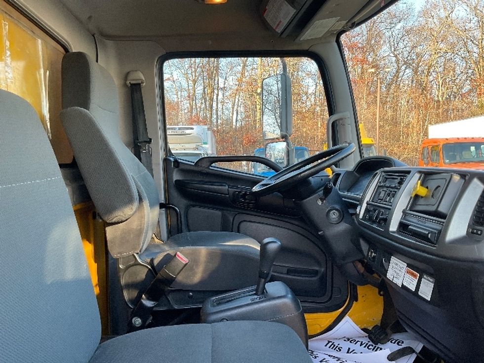 Medium Duty Box Truck-Light and Medium Duty Trucks-Hino-2019-268-Braintree-MA-219,364\n\t\tmiles-$ 42,750 - Image 22