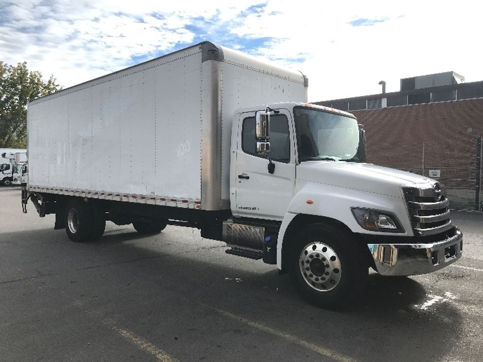 Medium Duty Box Truck-Light and Medium Duty Trucks-Hino-2019-268-Brampton-ON-228,532\n\t\tkm-$ 74,500 - Image 1