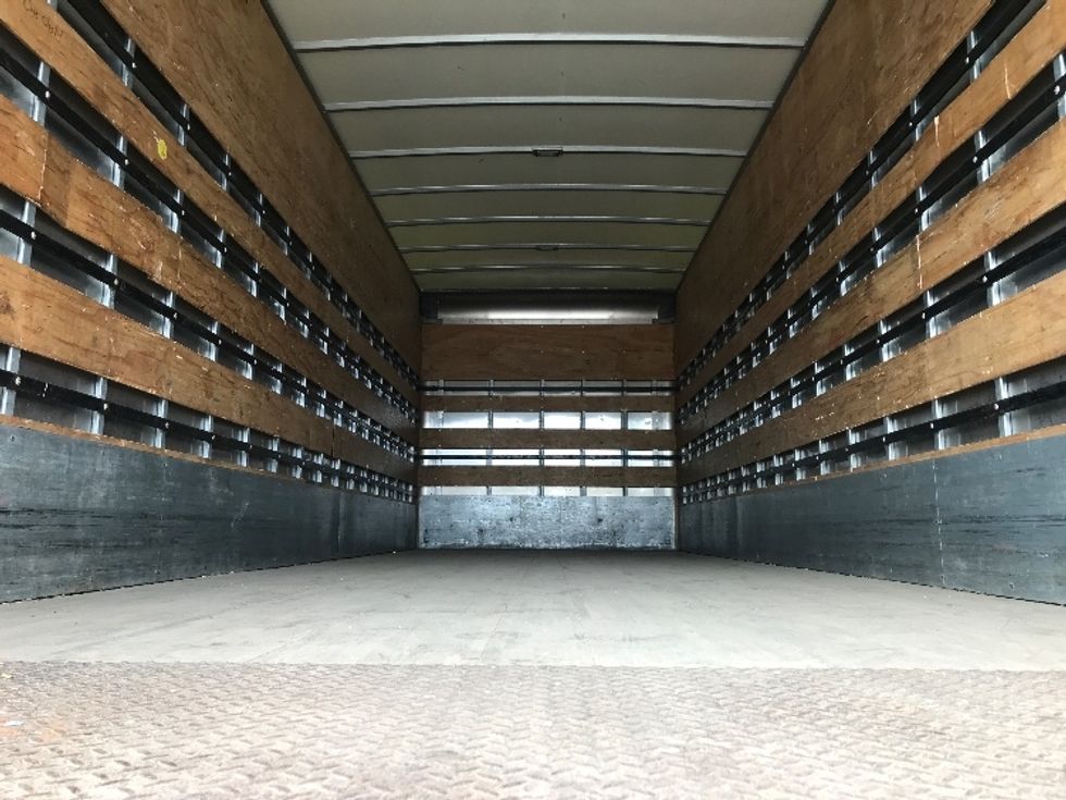 Medium Duty Box Truck-Light and Medium Duty Trucks-Hino-2019-268-Brampton-ON-228,532\n\t\tkm-$ 74,500 - Image 10