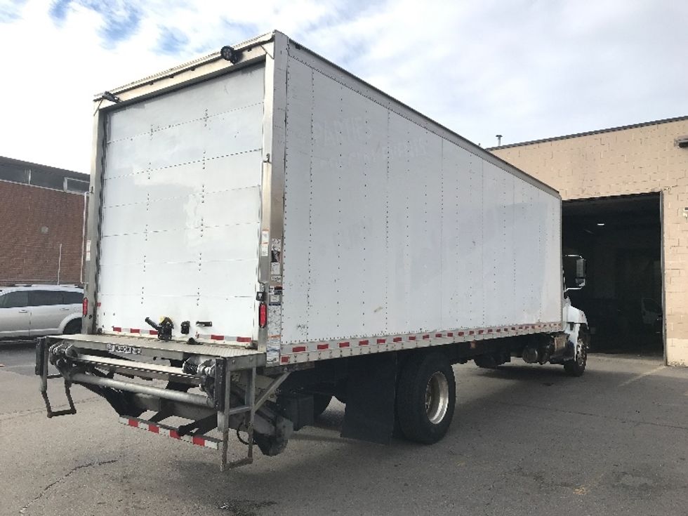 Medium Duty Box Truck-Light and Medium Duty Trucks-Hino-2019-268-Brampton-ON-228,532\n\t\tkm-$ 74,500 - Image 13